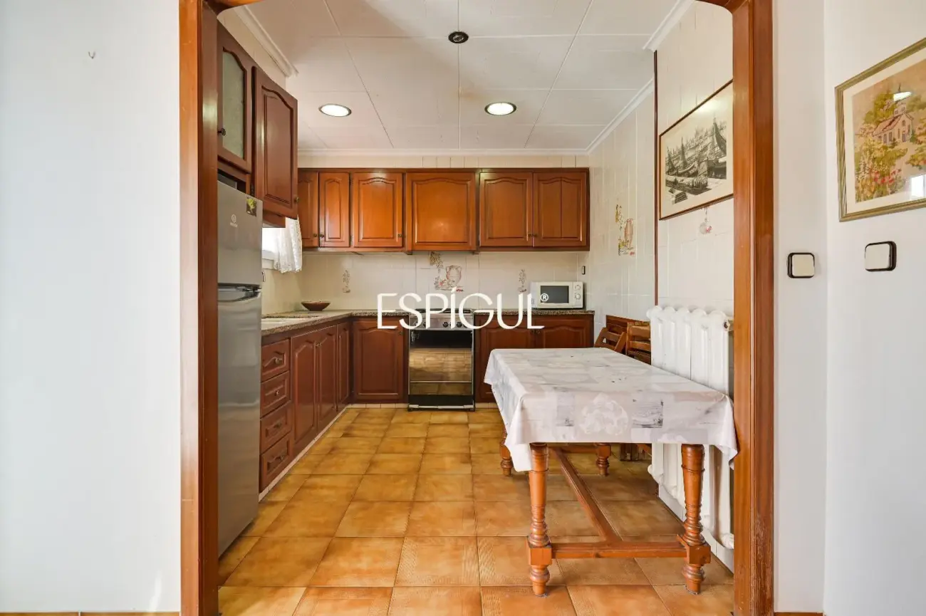 Haus zum Verkauf mit 4 Schlafzimmern in Sant Narcís