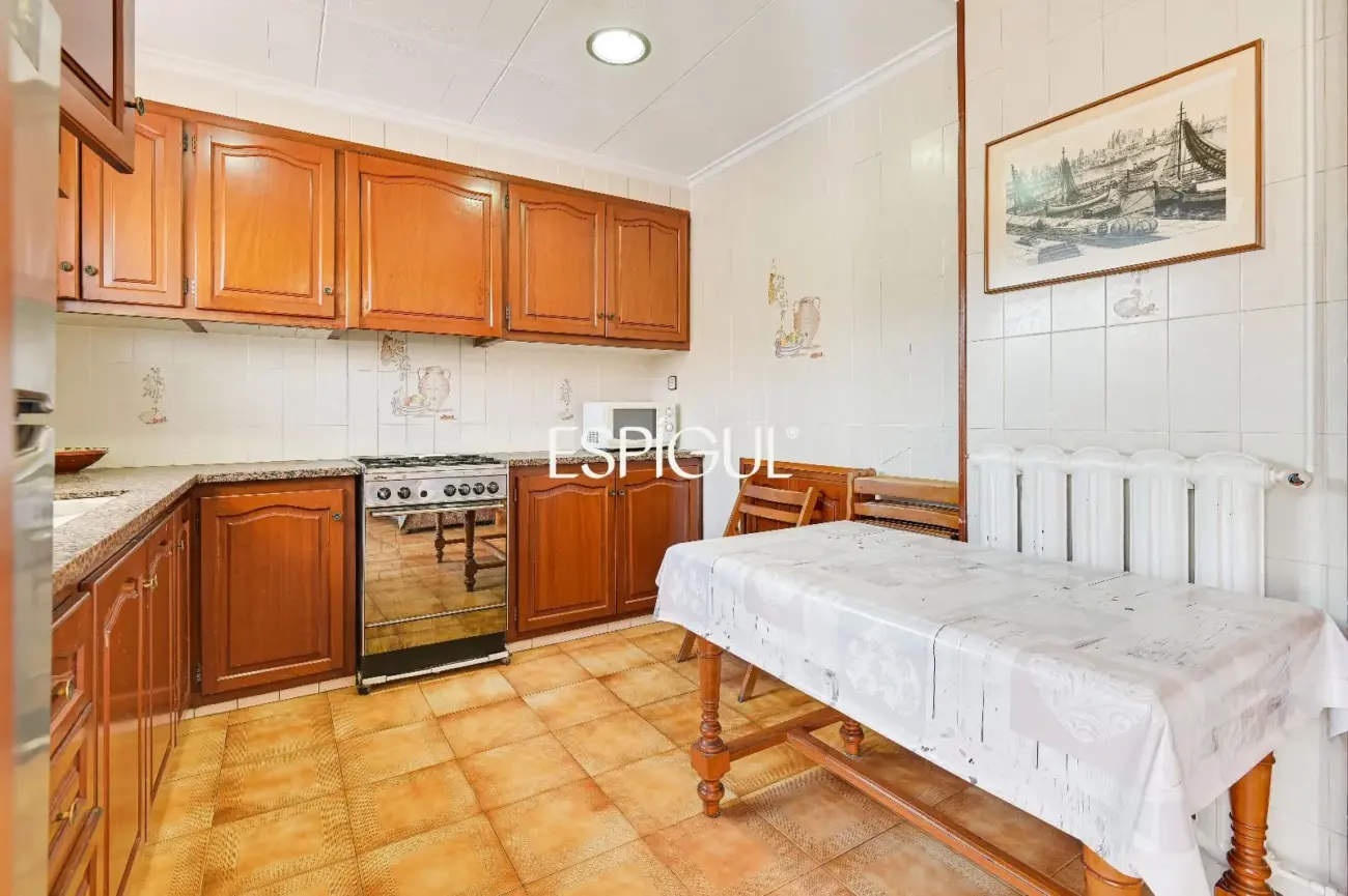 Haus zum Verkauf mit 4 Schlafzimmern in Sant Narcís
