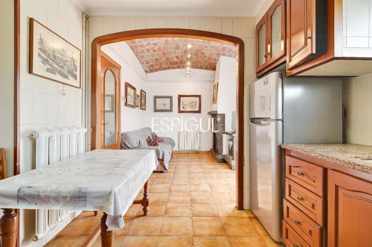 Haus zum Verkauf mit 4 Schlafzimmern in Sant Narcís