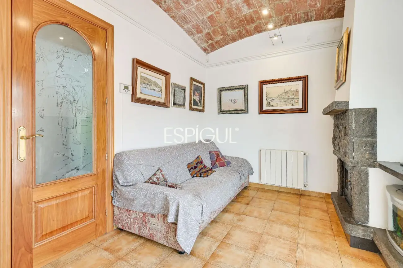 Haus zum Verkauf mit 4 Schlafzimmern in Sant Narcís