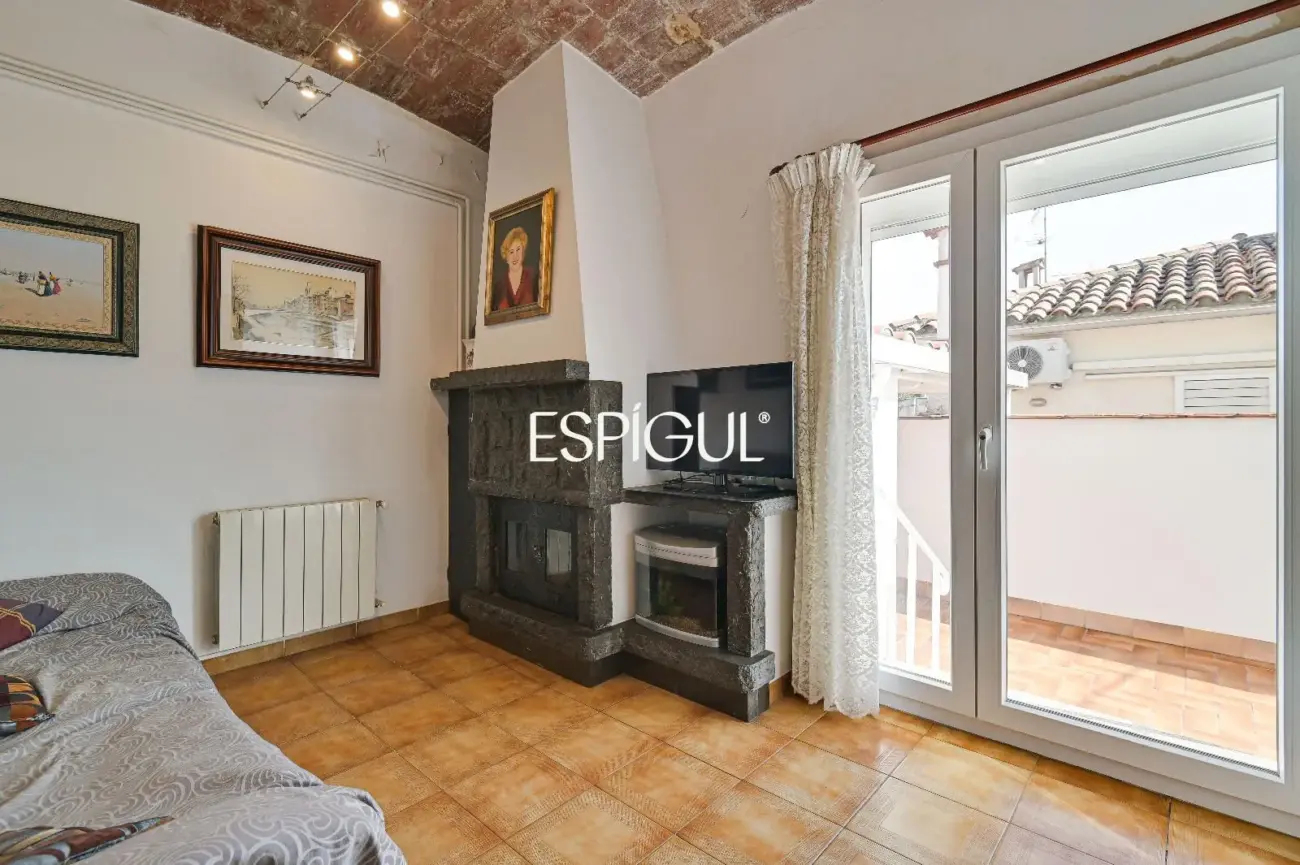 Haus zum Verkauf mit 4 Schlafzimmern in Sant Narcís