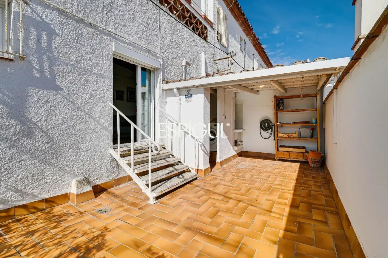 Haus zum Verkauf mit 4 Schlafzimmern in Sant Narcís