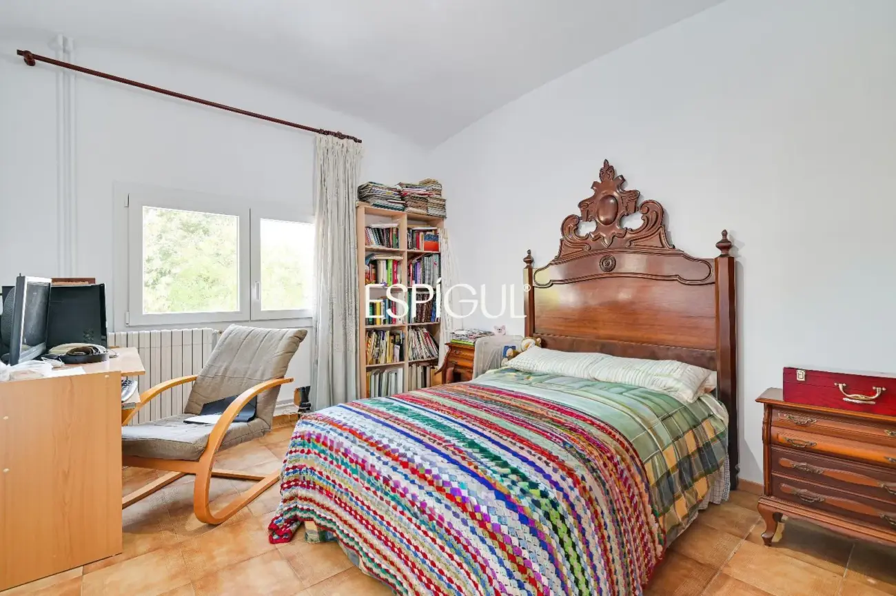Haus zum Verkauf mit 4 Schlafzimmern in Sant Narcís