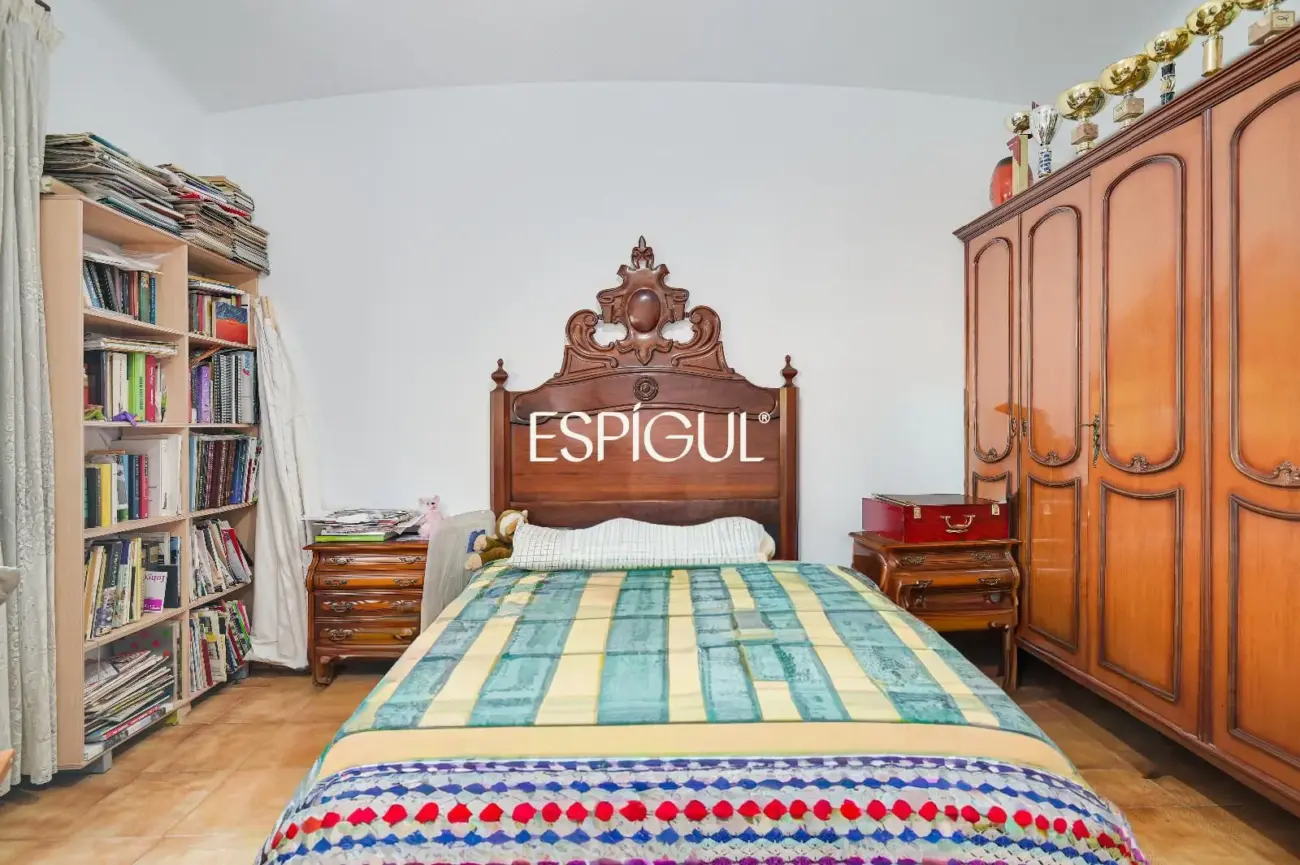 Haus zum Verkauf mit 4 Schlafzimmern in Sant Narcís
