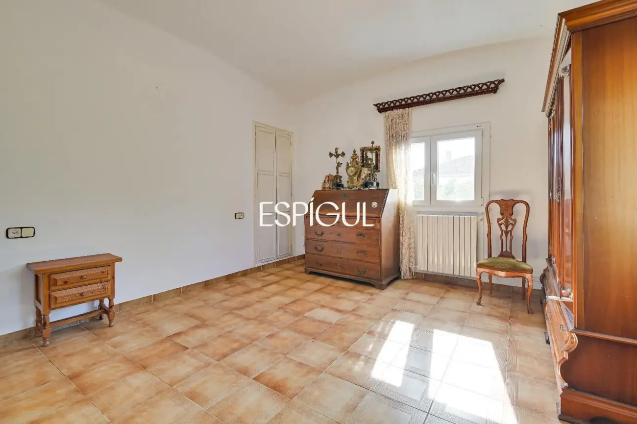 Haus zum Verkauf mit 4 Schlafzimmern in Sant Narcís