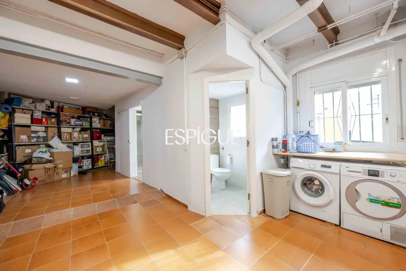 Casa esquinera con gran terraza en Sant Feliu de Guíxols