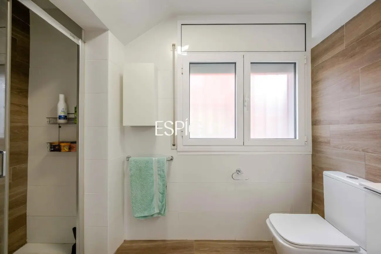 Casa esquinera con gran terraza en Sant Feliu de Guíxols
