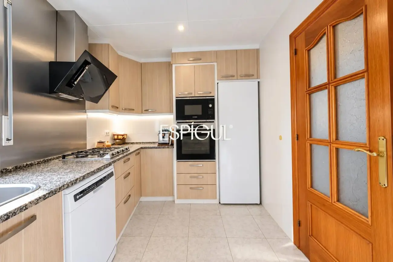 Casa esquinera con gran terraza en Sant Feliu de Guíxols