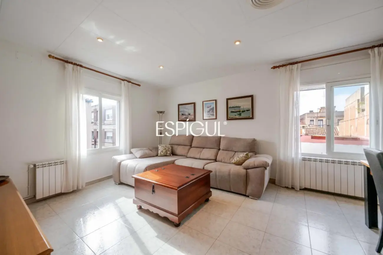 Casa esquinera con gran terraza en Sant Feliu de Guíxols