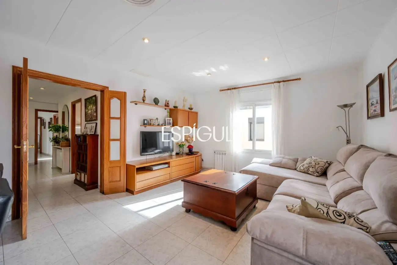 Casa esquinera con gran terraza en Sant Feliu de Guíxols