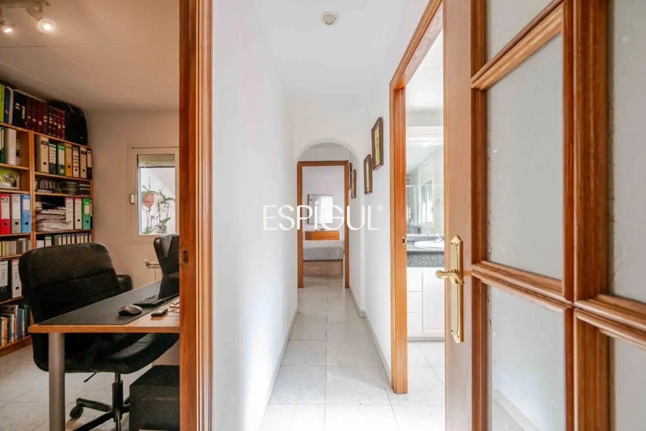 Casa esquinera con gran terraza en Sant Feliu de Guíxols