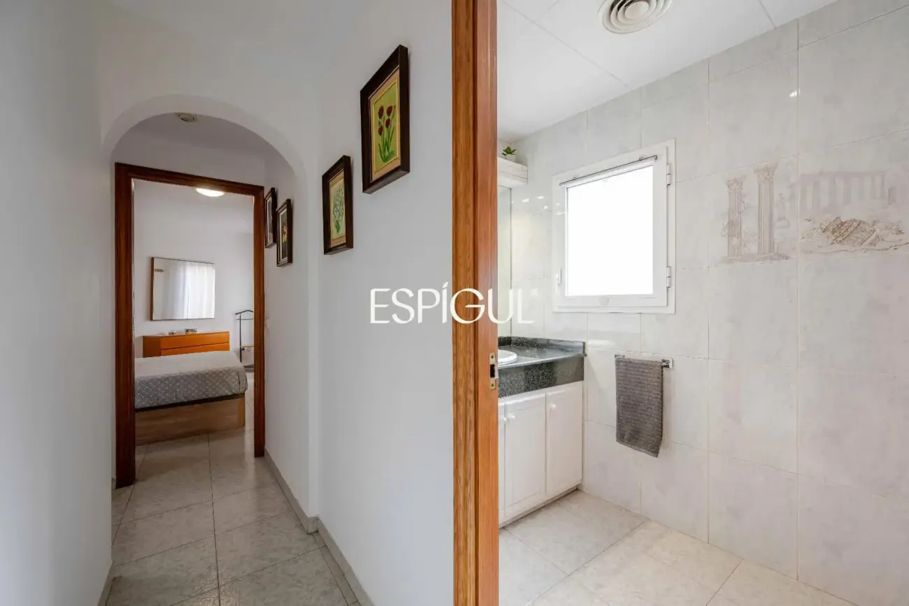 Casa esquinera con gran terraza en Sant Feliu de Guíxols