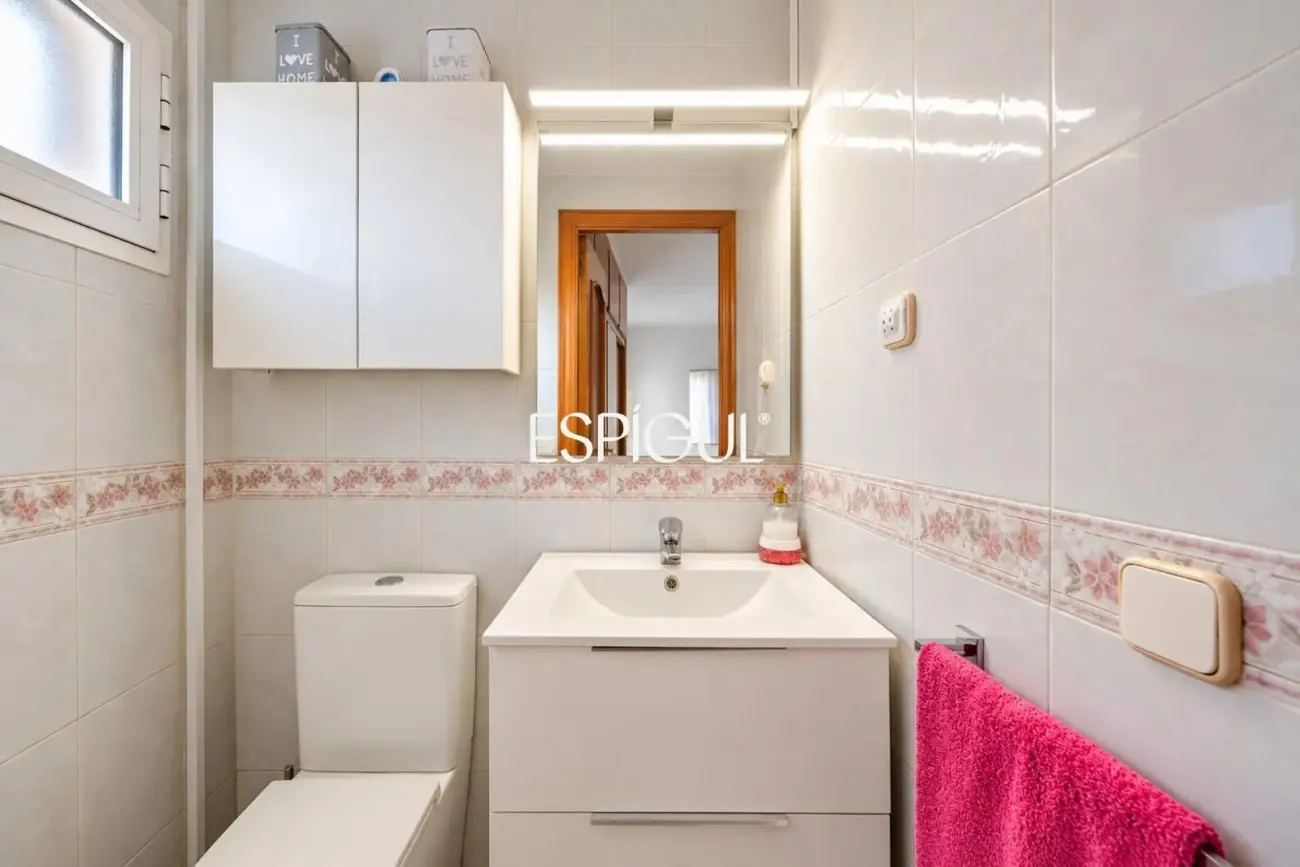 Casa esquinera con gran terraza en Sant Feliu de Guíxols
