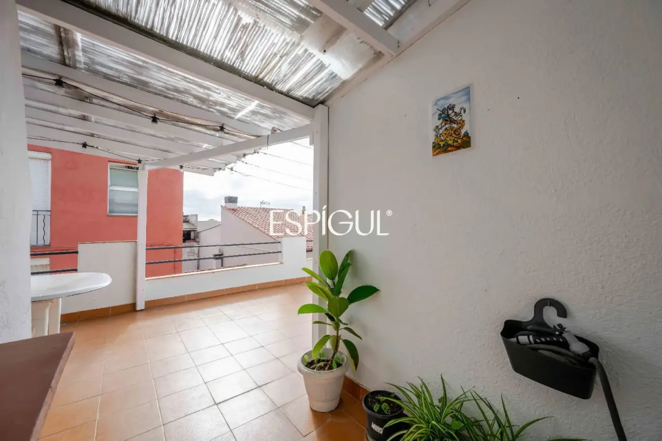 Casa esquinera con gran terraza en Sant Feliu de Guíxols