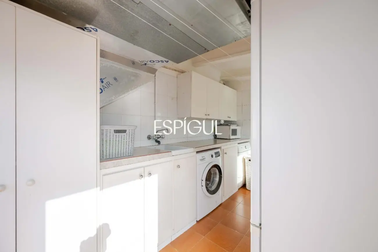 Casa esquinera con gran terraza en Sant Feliu de Guíxols