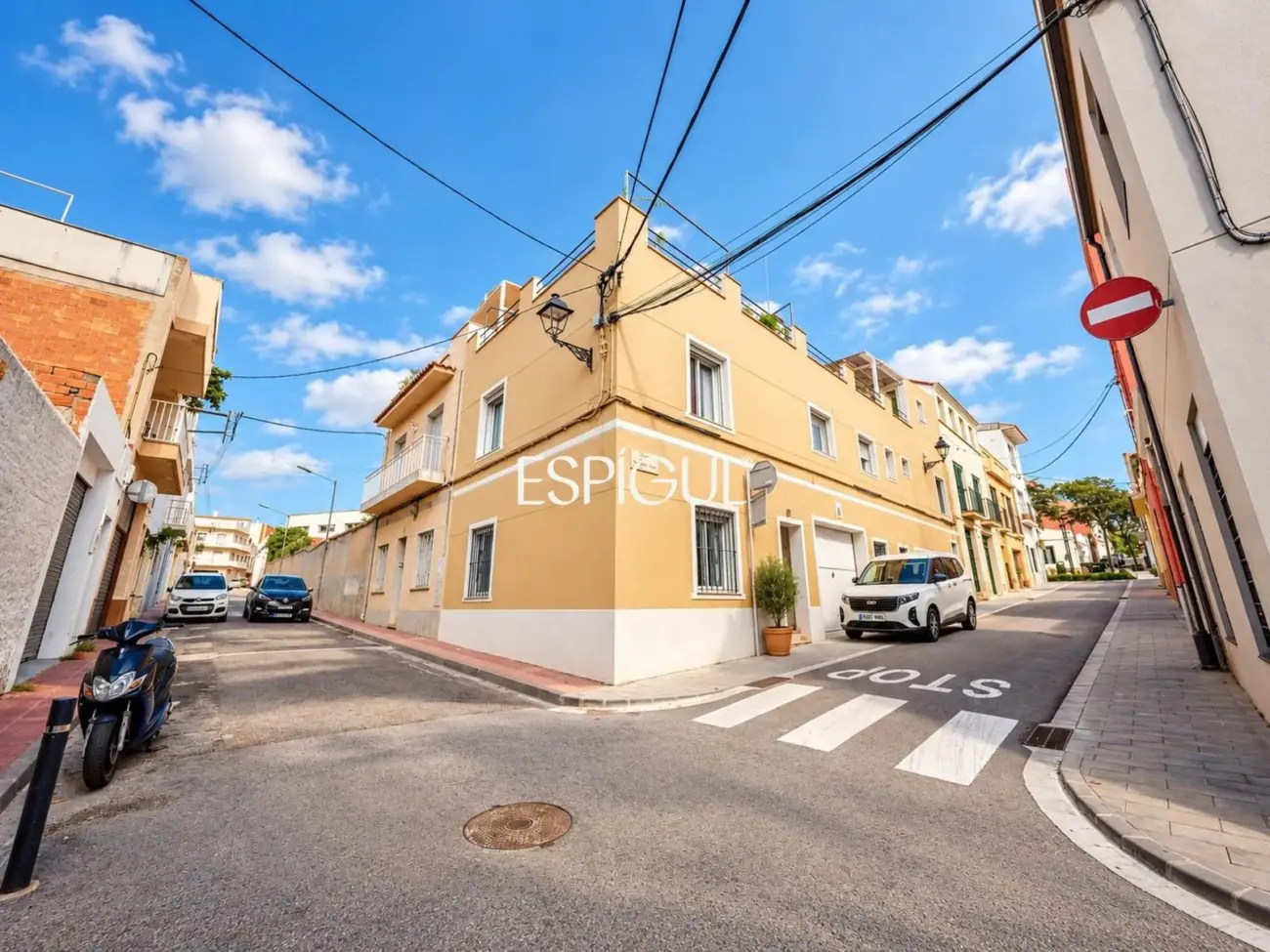 Casa esquinera con gran terraza en Sant Feliu de Guíxols