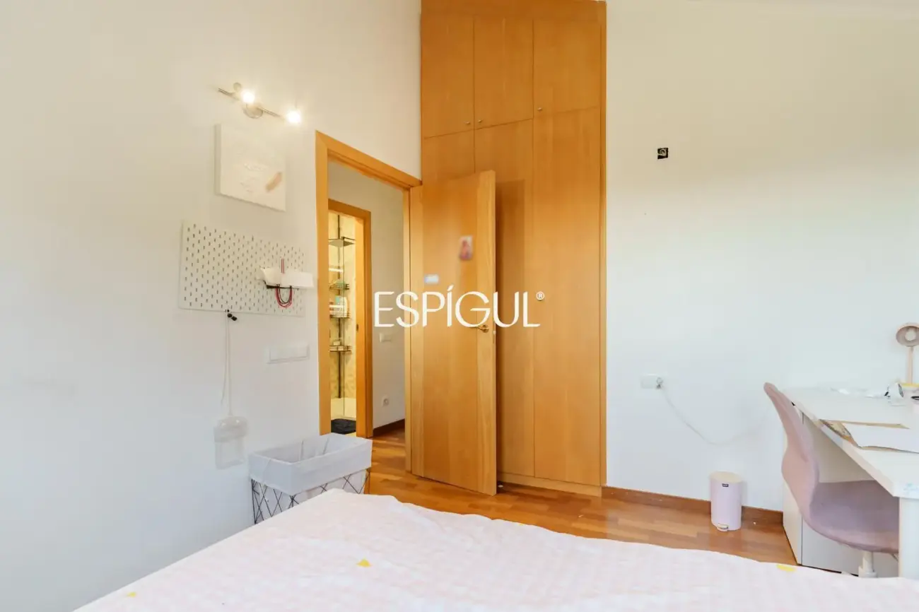 Casa cantonera amb vistes panoràmiques, piscina privada i màxima privacitat a Torre Tavernera