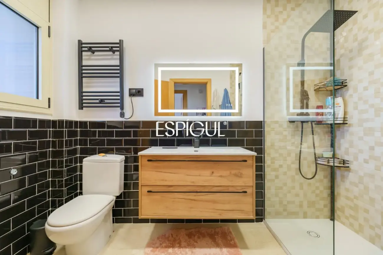 Casa cantonera amb vistes panoràmiques, piscina privada i màxima privacitat a Torre Tavernera