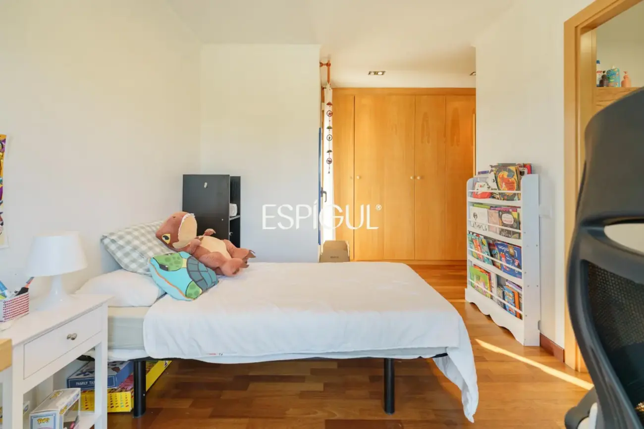 Casa cantonera amb vistes panoràmiques, piscina privada i màxima privacitat a Torre Tavernera