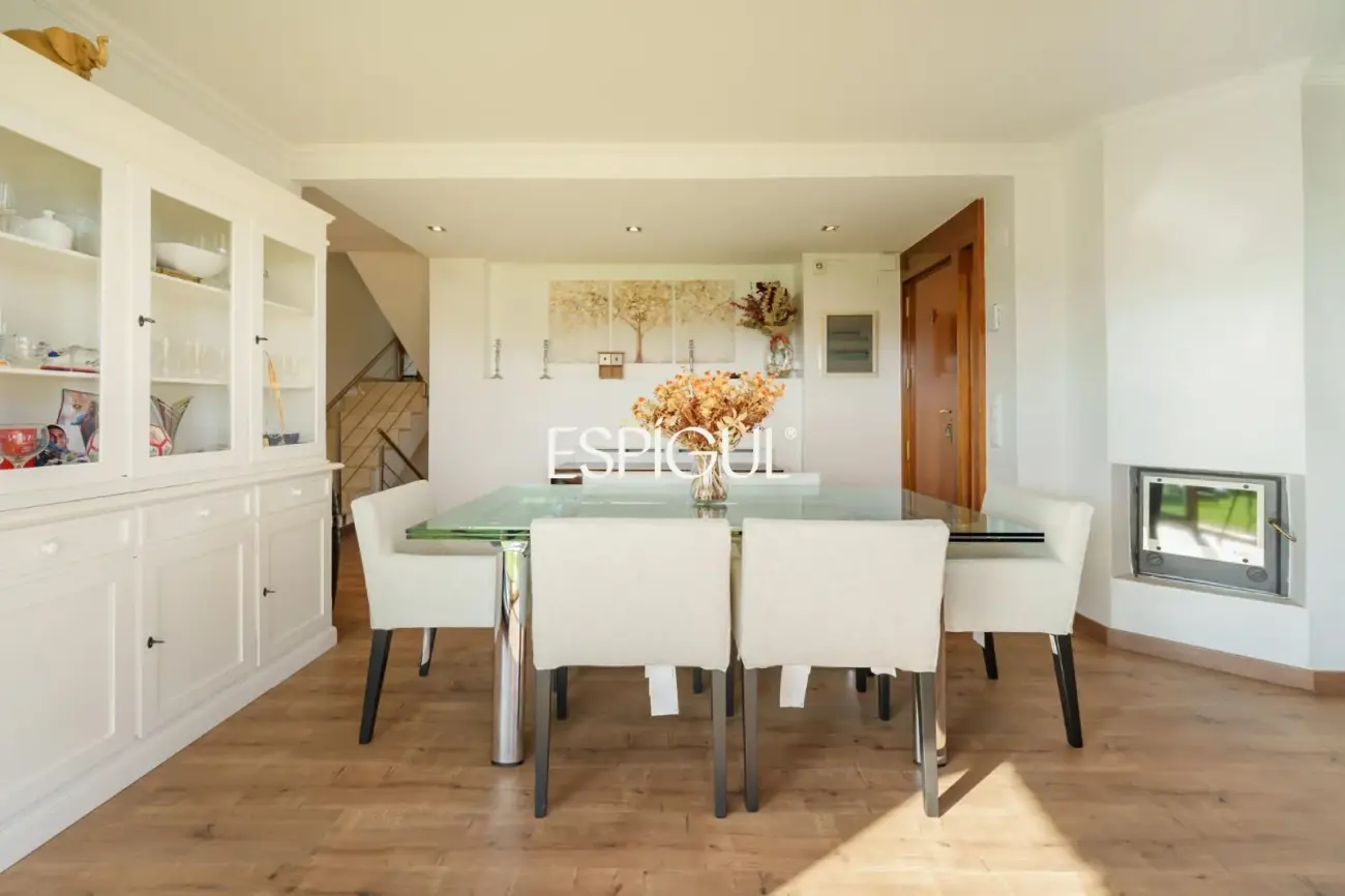 Casa cantonera amb vistes panoràmiques, piscina privada i màxima privacitat a Torre Tavernera