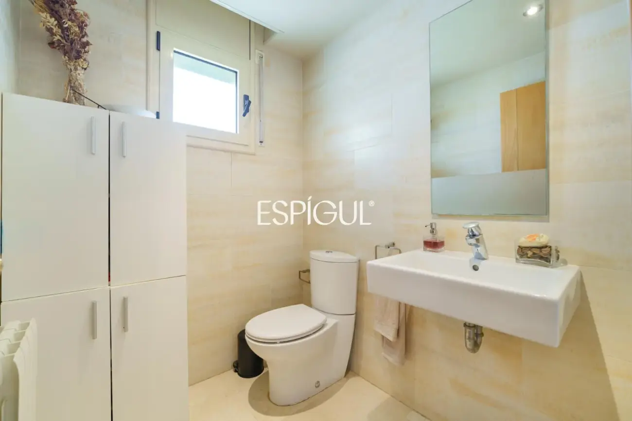 Casa cantonera amb vistes panoràmiques, piscina privada i màxima privacitat a Torre Tavernera