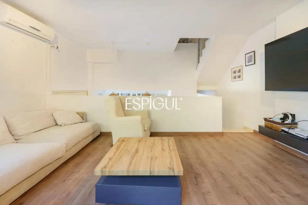 Casa cantonera amb vistes panoràmiques, piscina privada i màxima privacitat a Torre Tavernera