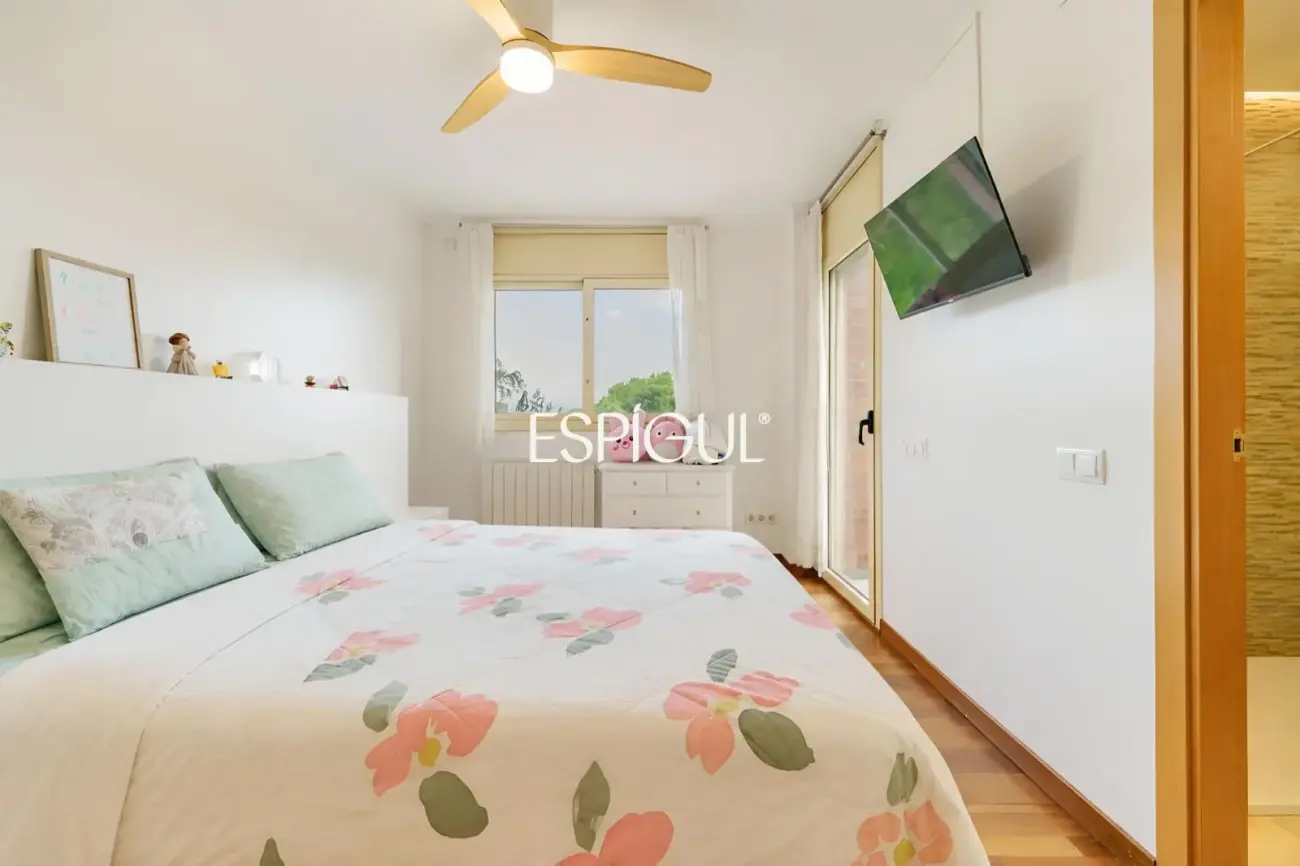 Casa cantonera amb vistes panoràmiques, piscina privada i màxima privacitat a Torre Tavernera