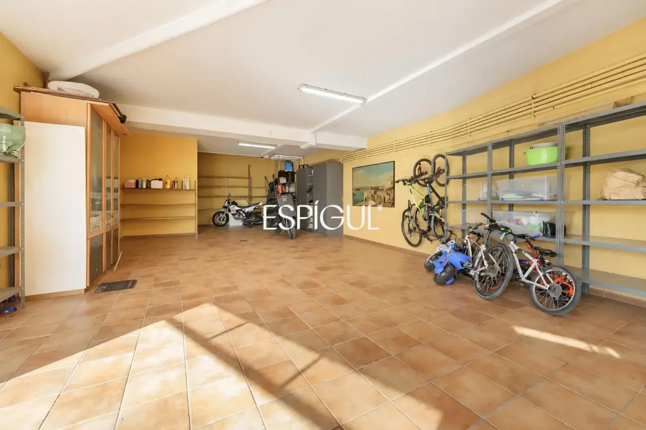 Casa cantonera amb vistes panoràmiques, piscina privada i màxima privacitat a Torre Tavernera