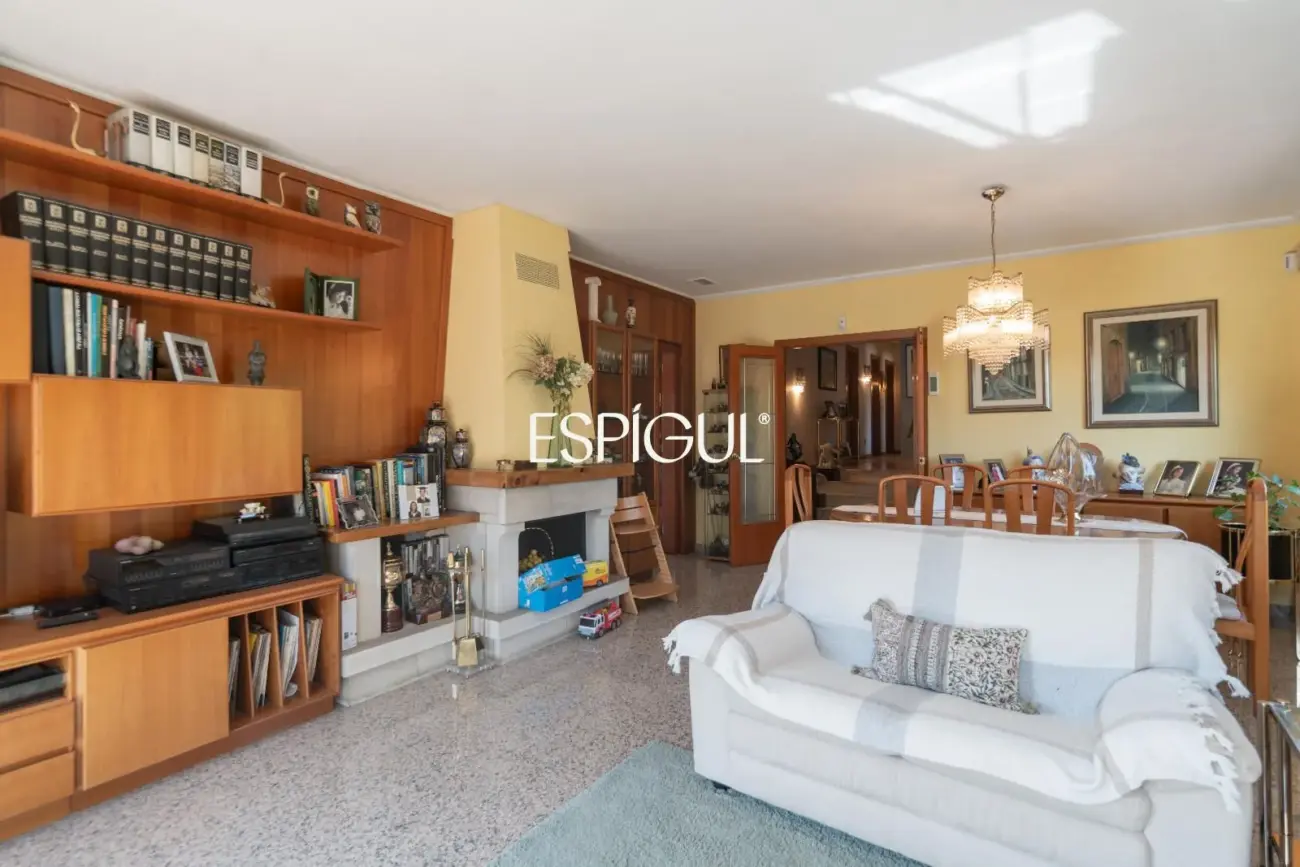 Casa independiente con gran parcela exterior en Mas Aliu