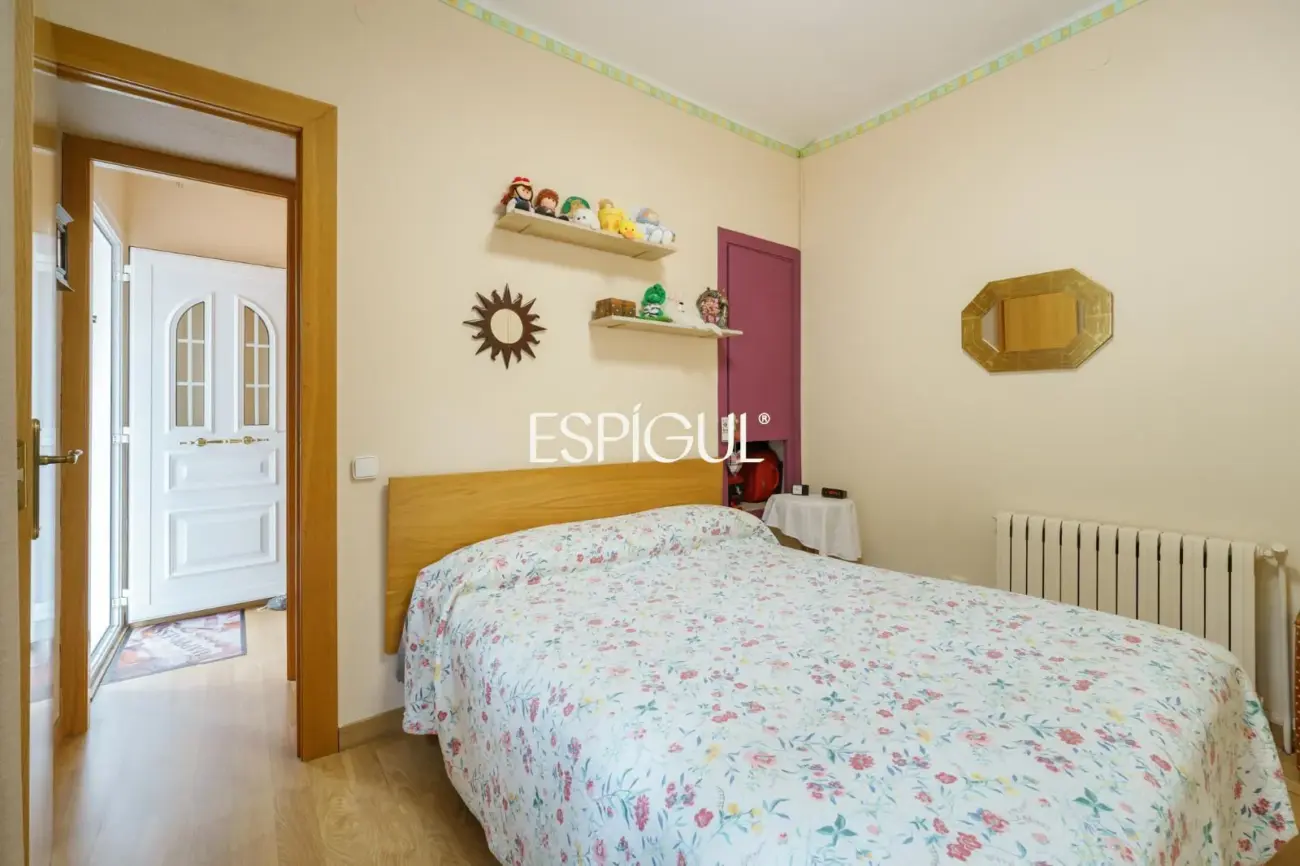 Maison individuelle avec piscine et grand jardin à 2 minutes à pied du centre de Vallromanes