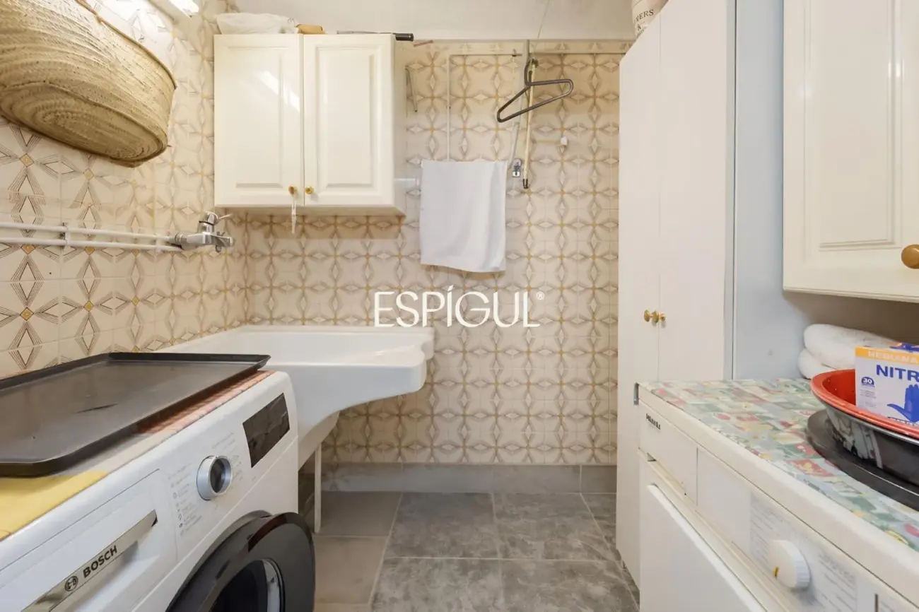 Maison individuelle avec piscine et grand jardin à 2 minutes à pied du centre de Vallromanes