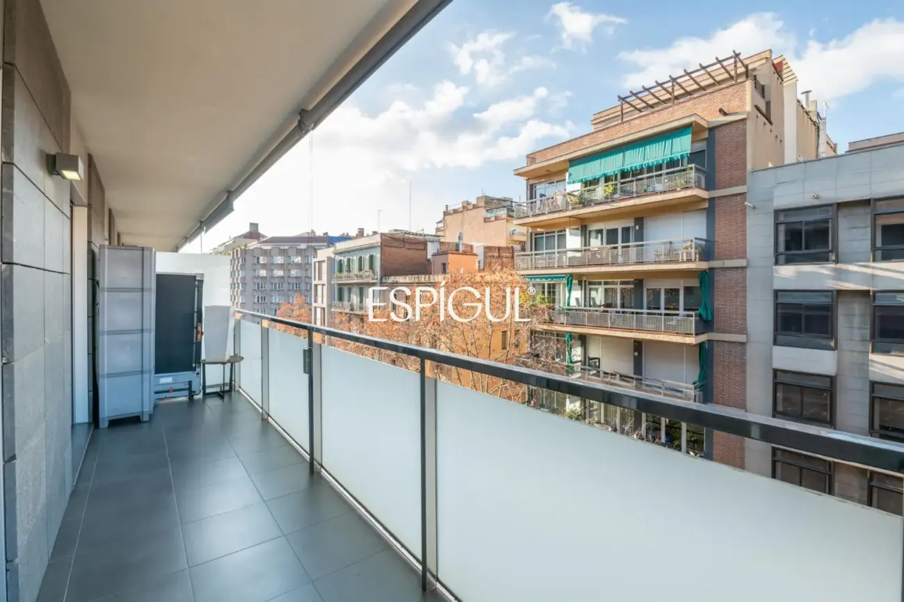 Two homes with a large 100 m² terrace and possibility of joining them together