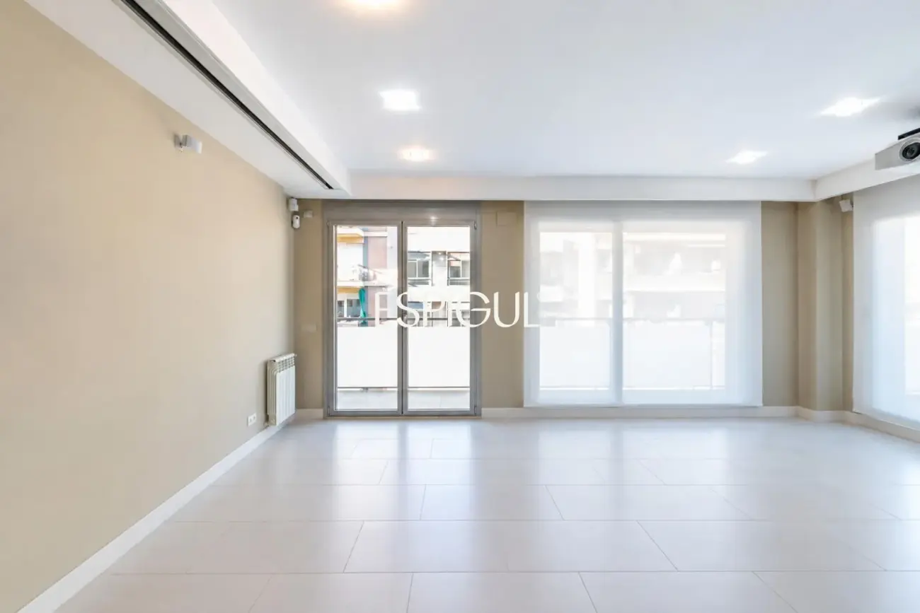 Two homes with a large 100 m² terrace and possibility of joining them together