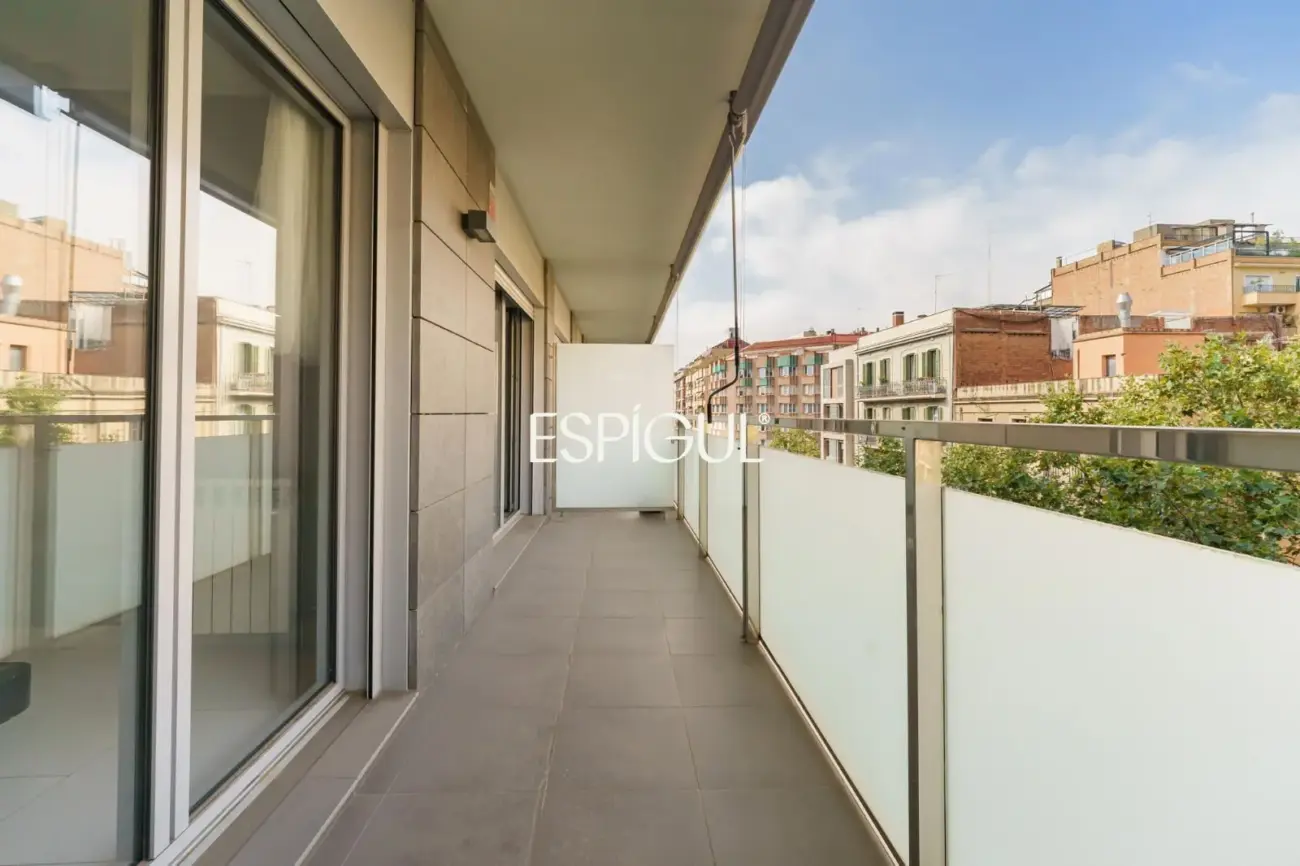 Two homes with a large 100 m² terrace and possibility of joining them together