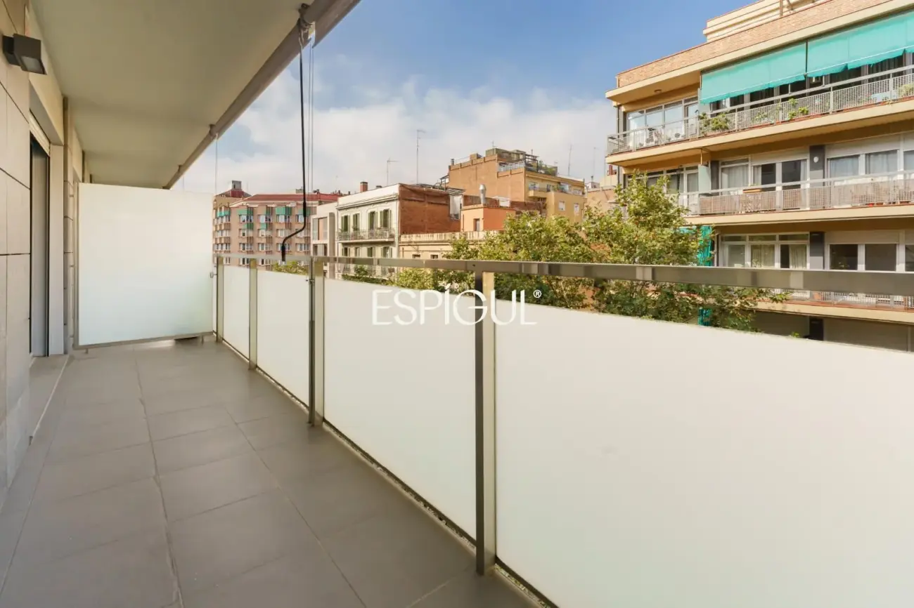 Two homes with a large 100 m² terrace and possibility of joining them together