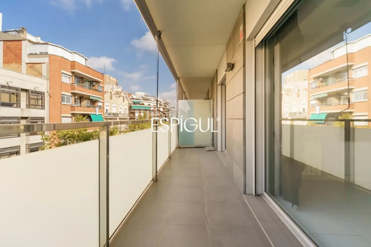 Two homes with a large 100 m² terrace and possibility of joining them together