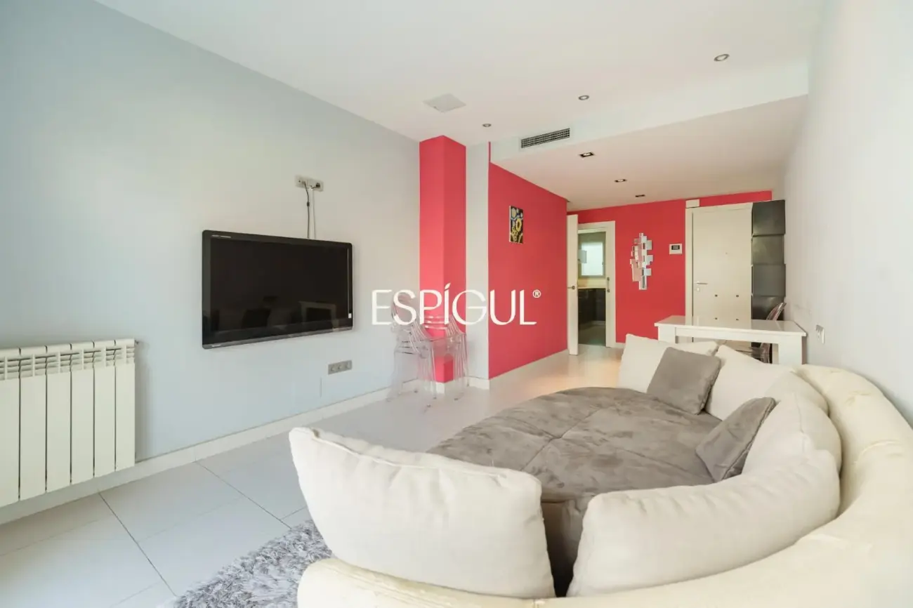Two homes with a large 100 m² terrace and possibility of joining them together