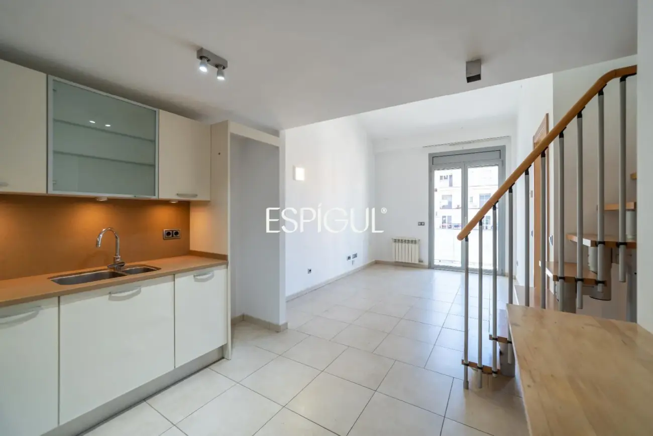 Maisonette-Wohnung mit zwei Zimmern im Zentrum von Girona zu verkaufen