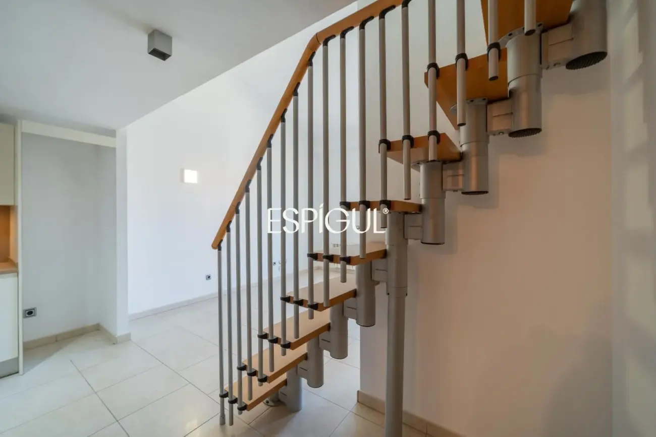 Maisonette-Wohnung mit zwei Zimmern im Zentrum von Girona zu verkaufen