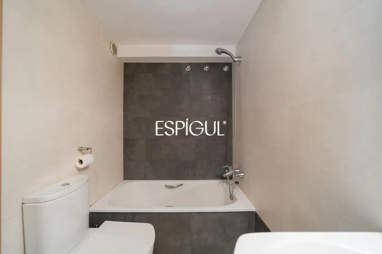 Maisonette-Wohnung mit zwei Zimmern im Zentrum von Girona zu verkaufen