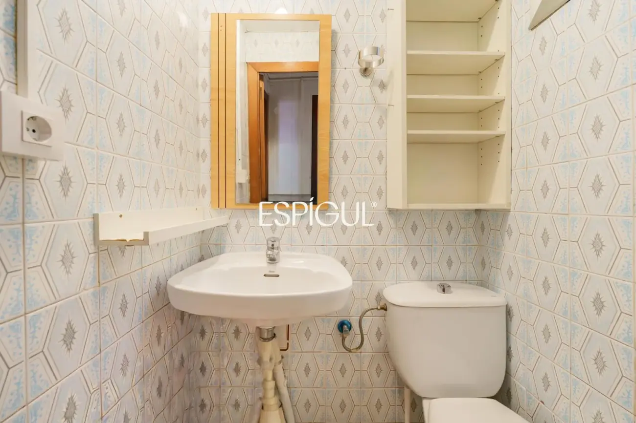 Encanto, luz y tranquilidad: Casa-dúplex con patio exterior en Sants