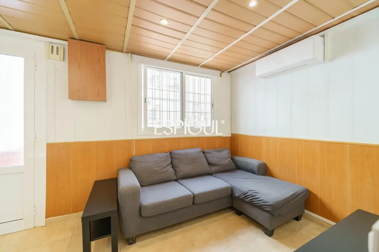 Encanto, luz y tranquilidad: Casa-dúplex con patio exterior en Sants