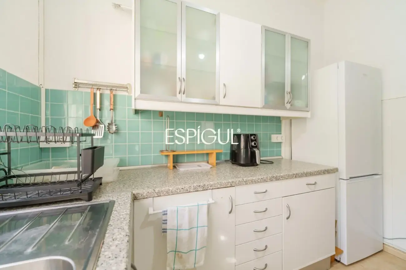 Encanto, luz y tranquilidad: Casa-dúplex con patio exterior en Sants