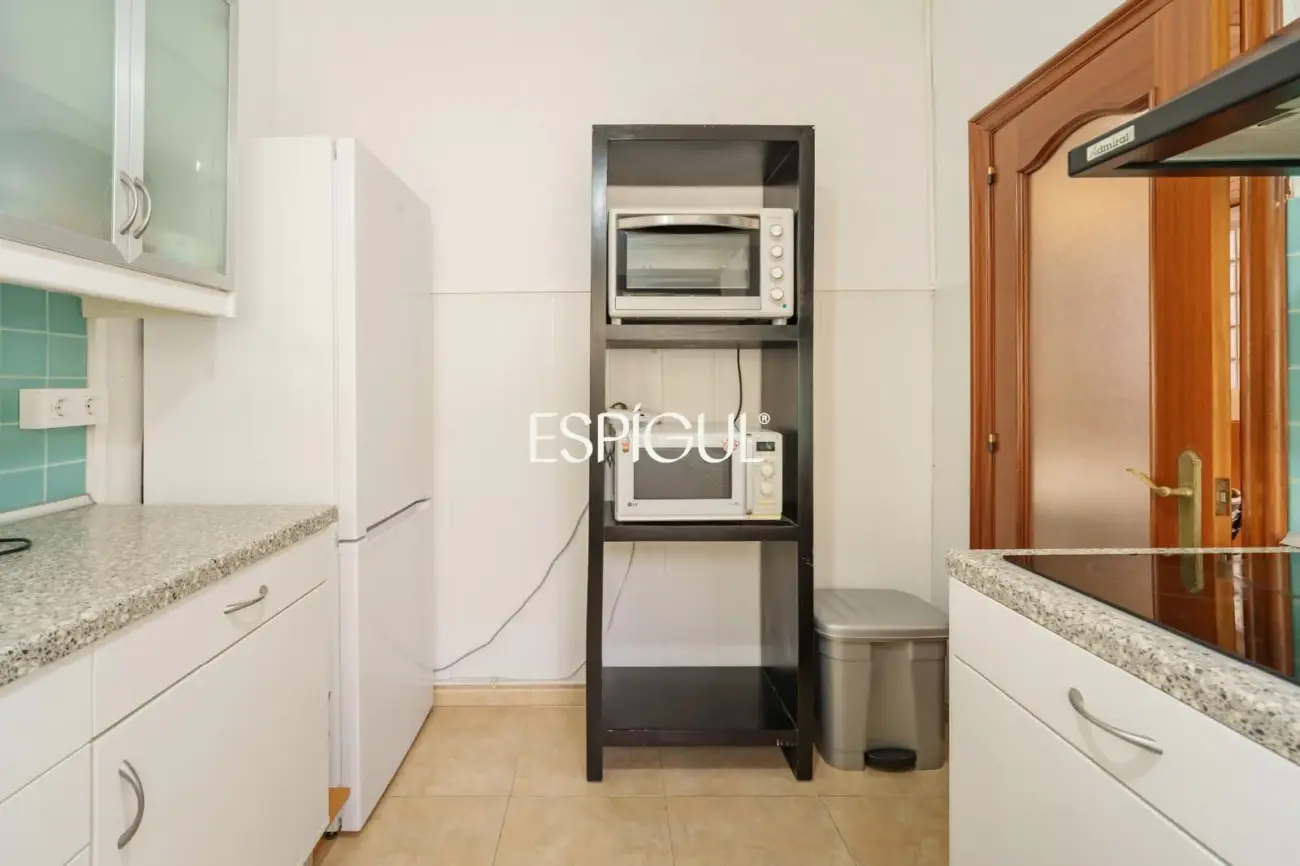 Encanto, luz y tranquilidad: Casa-dúplex con patio exterior en Sants