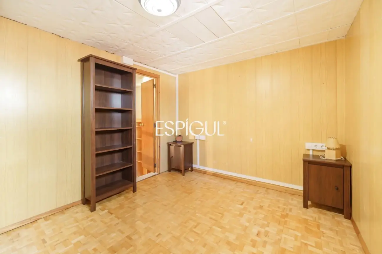Encanto, luz y tranquilidad: Casa-dúplex con patio exterior en Sants