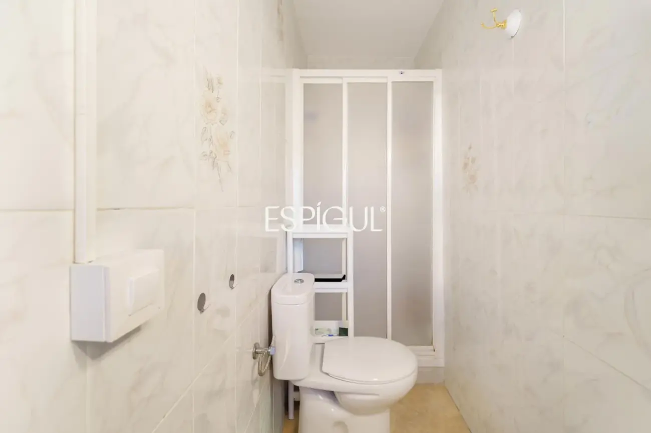 Encanto, luz y tranquilidad: Casa-dúplex con patio exterior en Sants