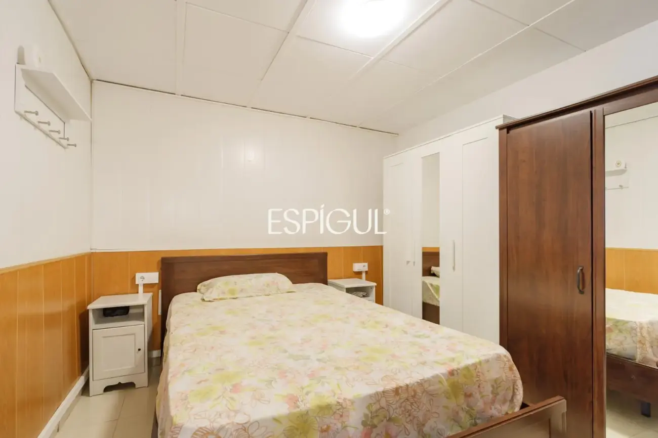 Encanto, luz y tranquilidad: Casa-dúplex con patio exterior en Sants