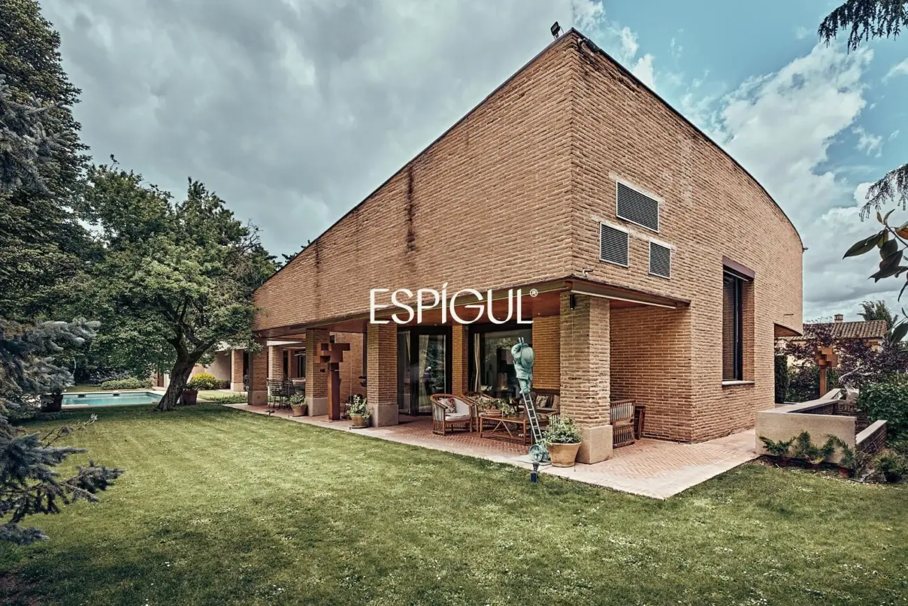 Espectacular villa independiente en venta en Pozuelo de Alarcón