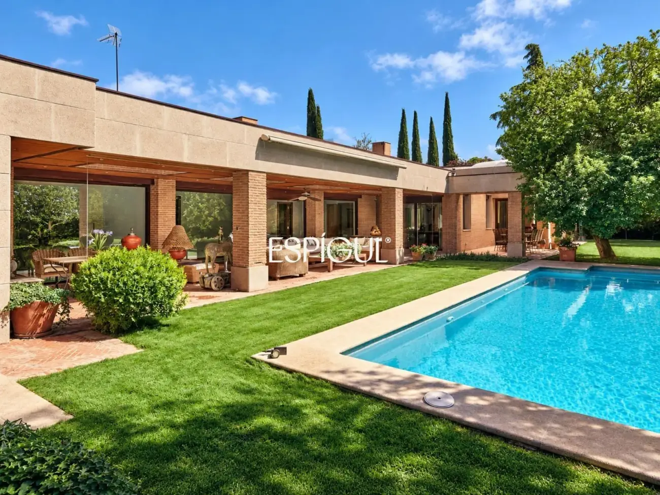 Espectacular villa independiente en venta en Pozuelo de Alarcón