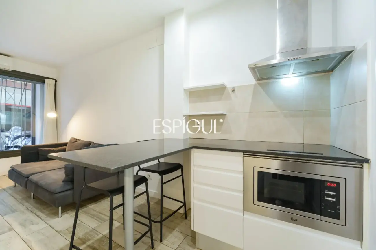 Estudio reformado y muy funcional en Sants-Olzinelles